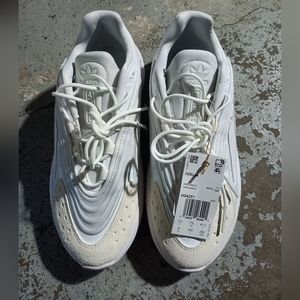 Adidas Ozelia white